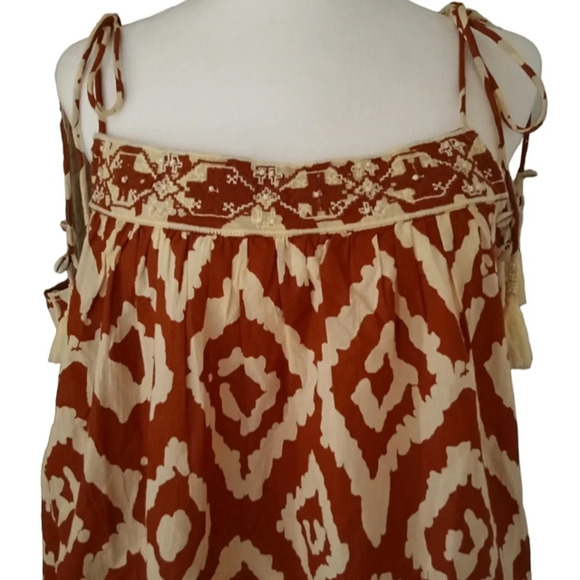 Haute Hippie Ikat Print Tie Shoulder Seashell Tassel Detail Top Size Medium NWT - Picture 2 of 7